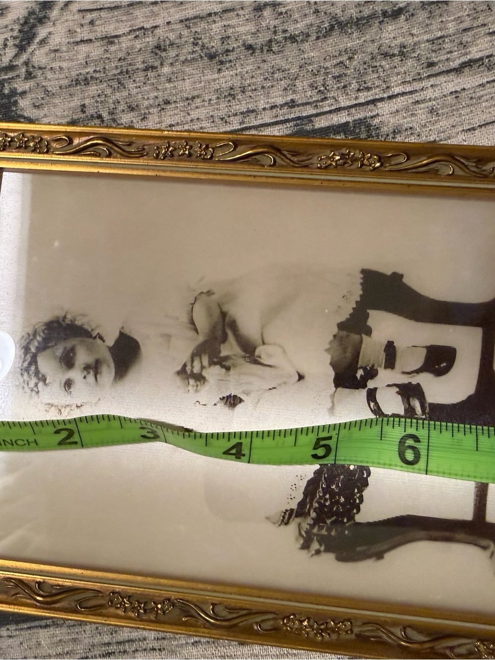 Halloween Lenticular Ornate Gold Picture Frame with Vintage Style Photo - Picture 9 of 9